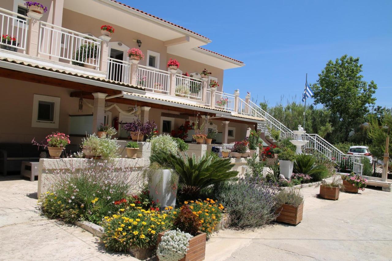 Santa Barbara Lakis Apartments Perivóli Kültér fotó